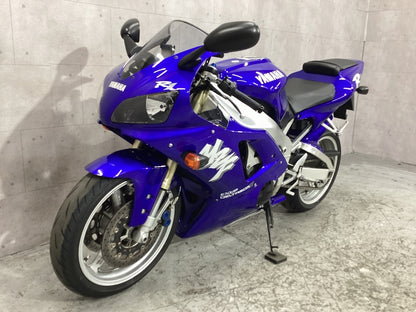 Yamaha R1