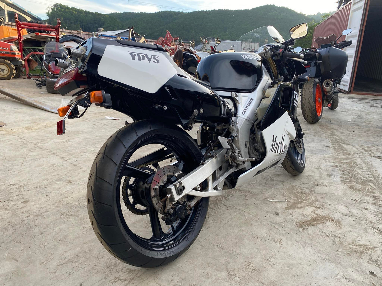 Yamaha TZR250 3MA