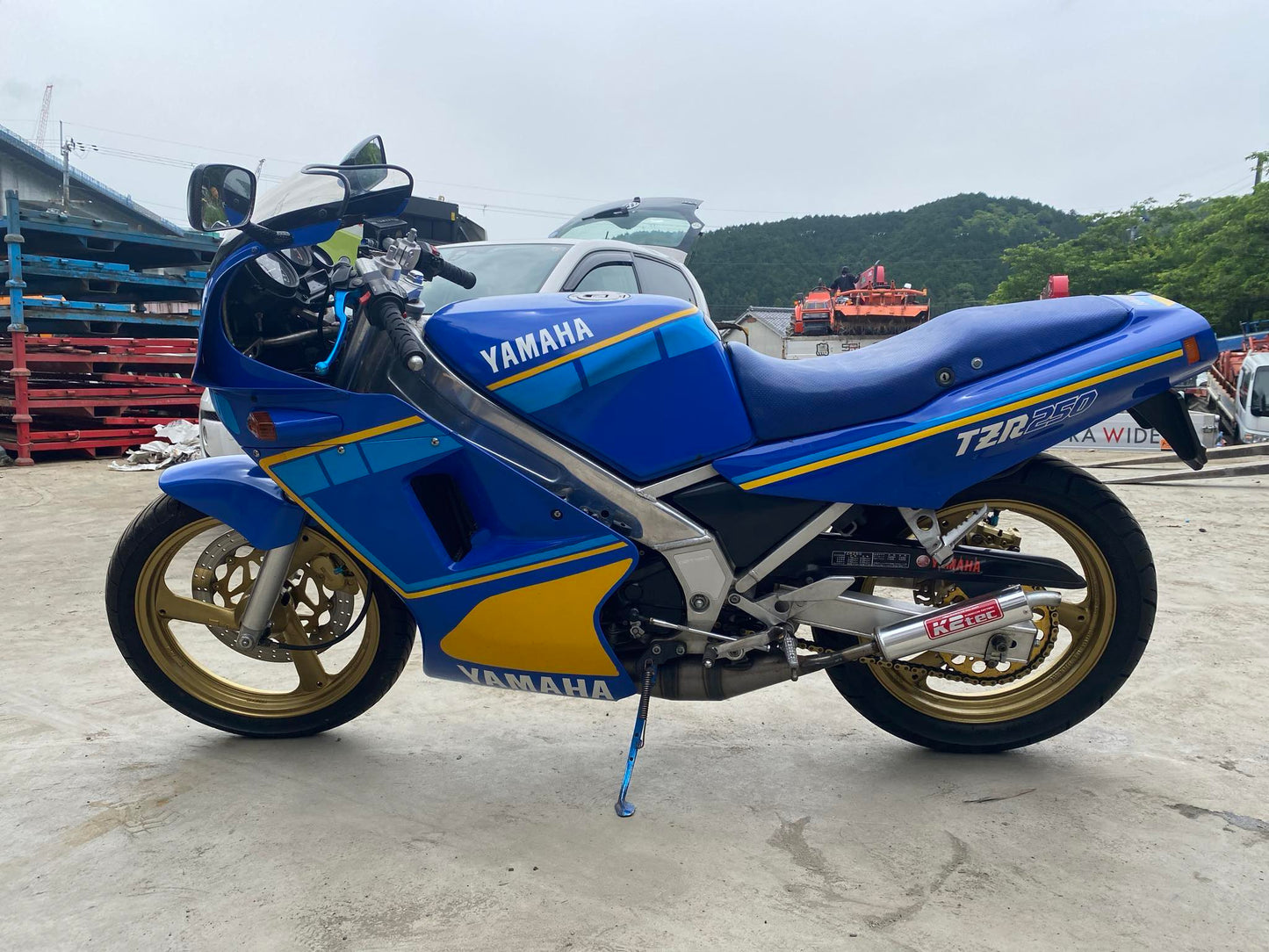 Yamaha TZR250 1KT
