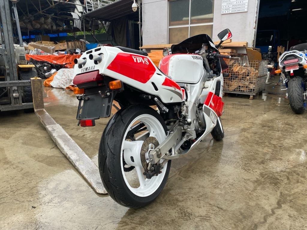 XJR400(4HM)TZR250(3MA)FZ400/600用カーボンフェンダー Aoshima 1⁄12