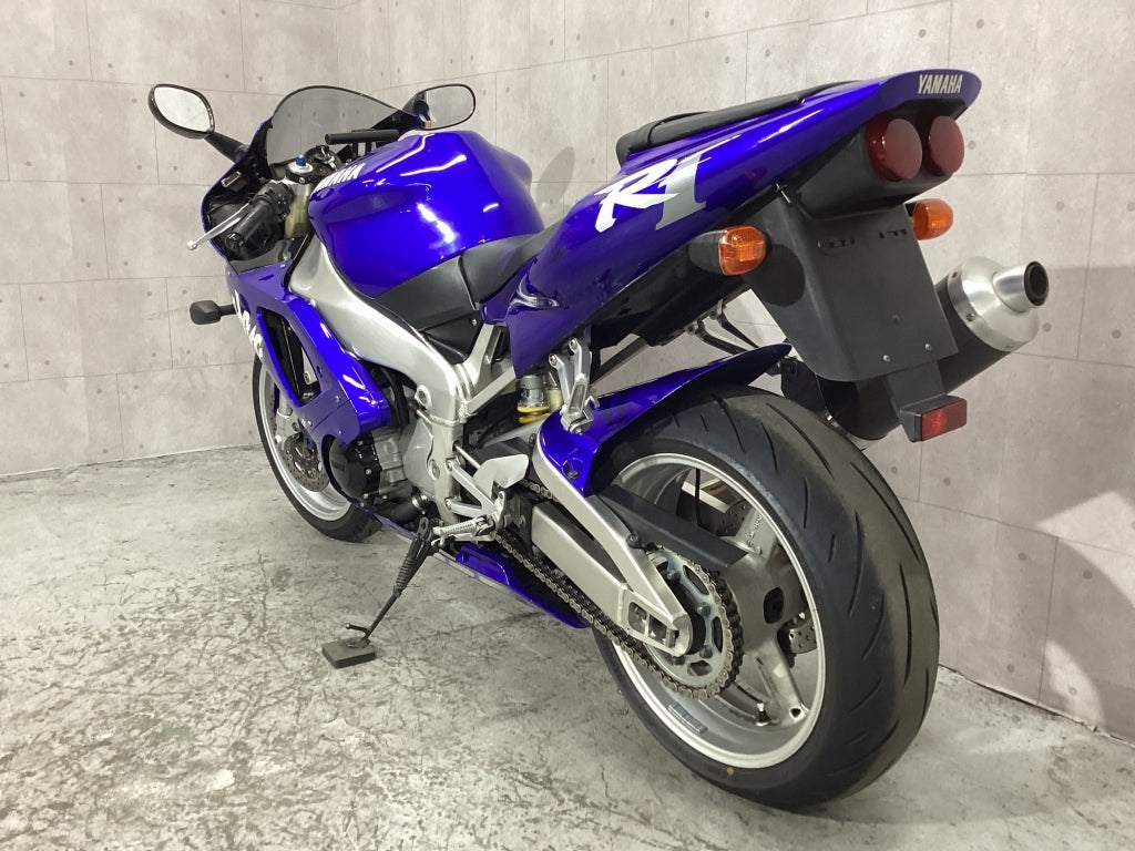 Yamaha R1
