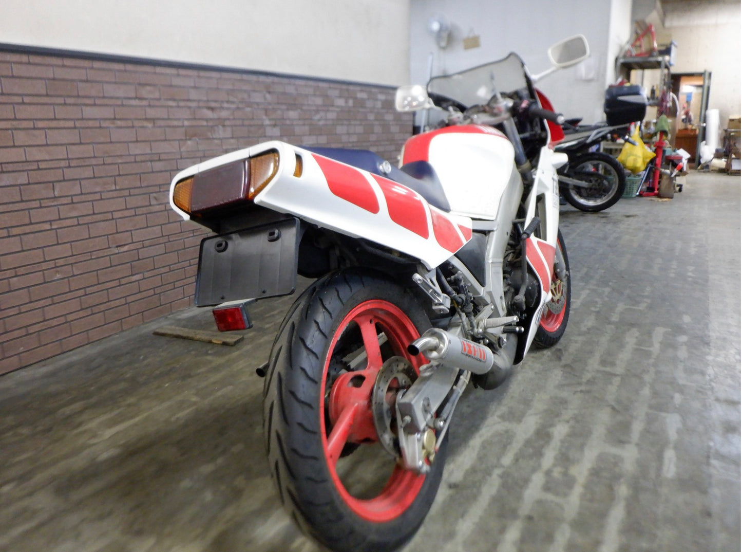 Yamaha TZR250