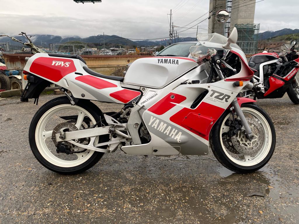 Yamaha TZR250 3MA – MOTO CJ