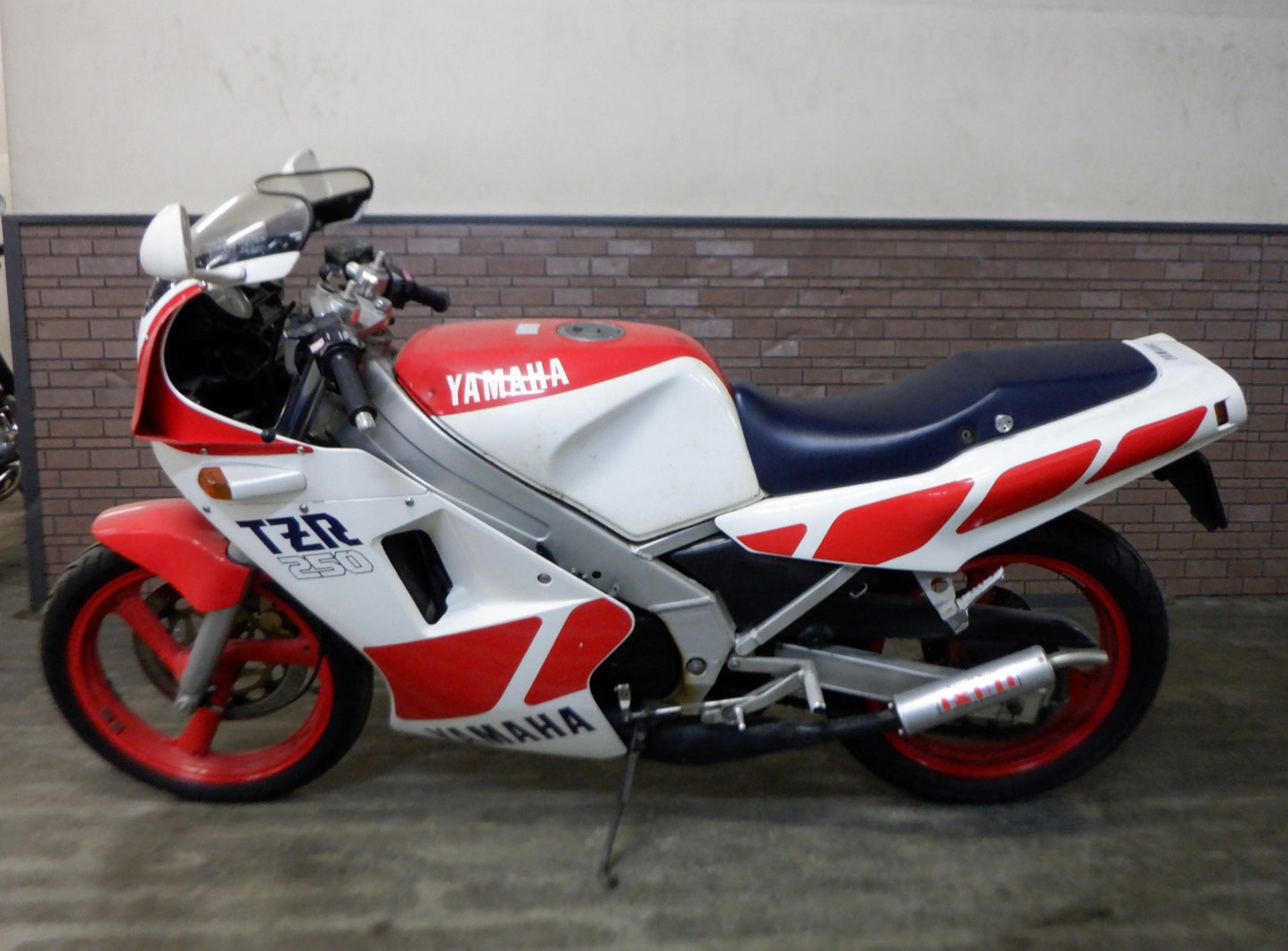 Yamaha TZR250
