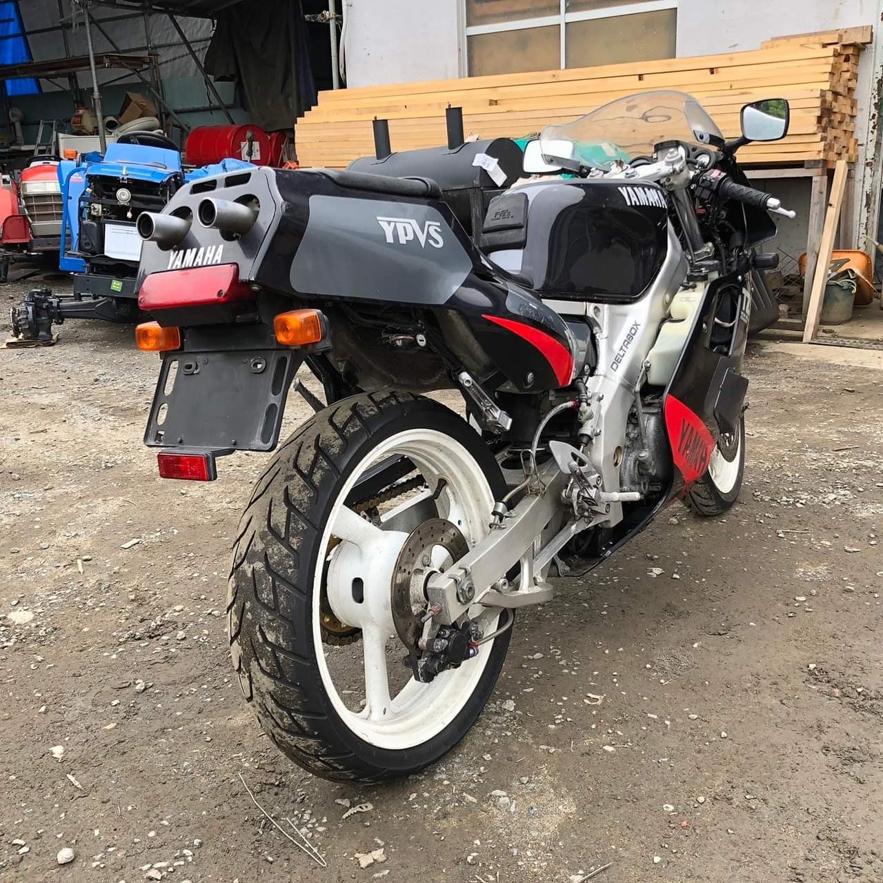 1989 Yamaha TZR250 3MA