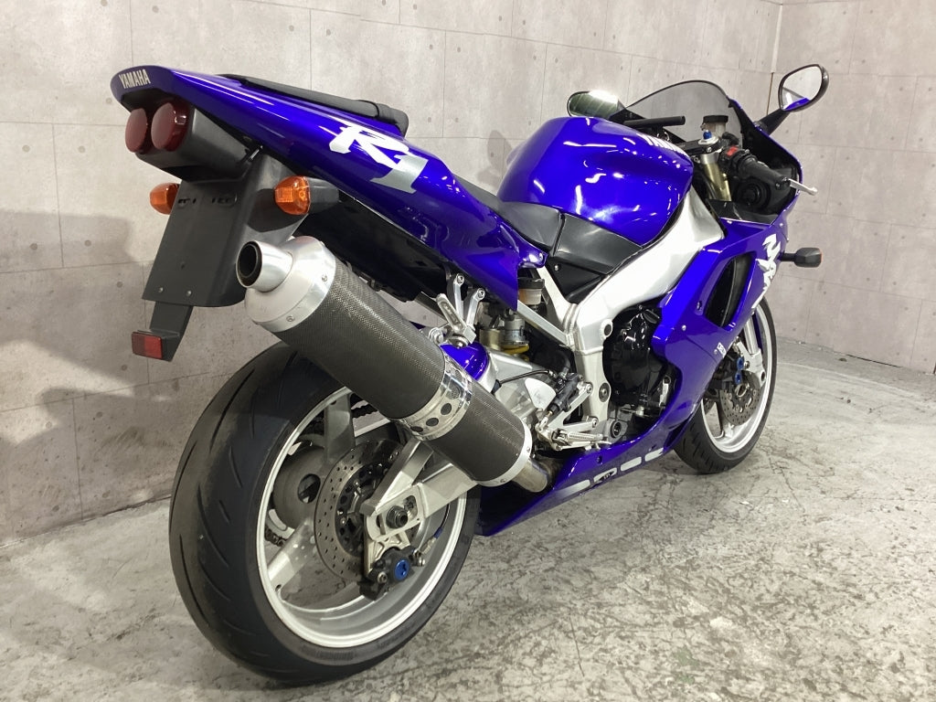 Yamaha R1