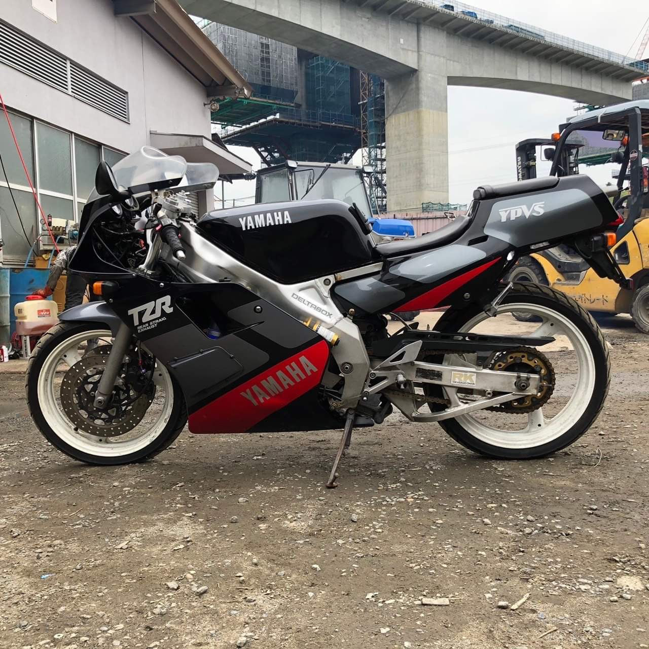 1989 Yamaha TZR250 3MA