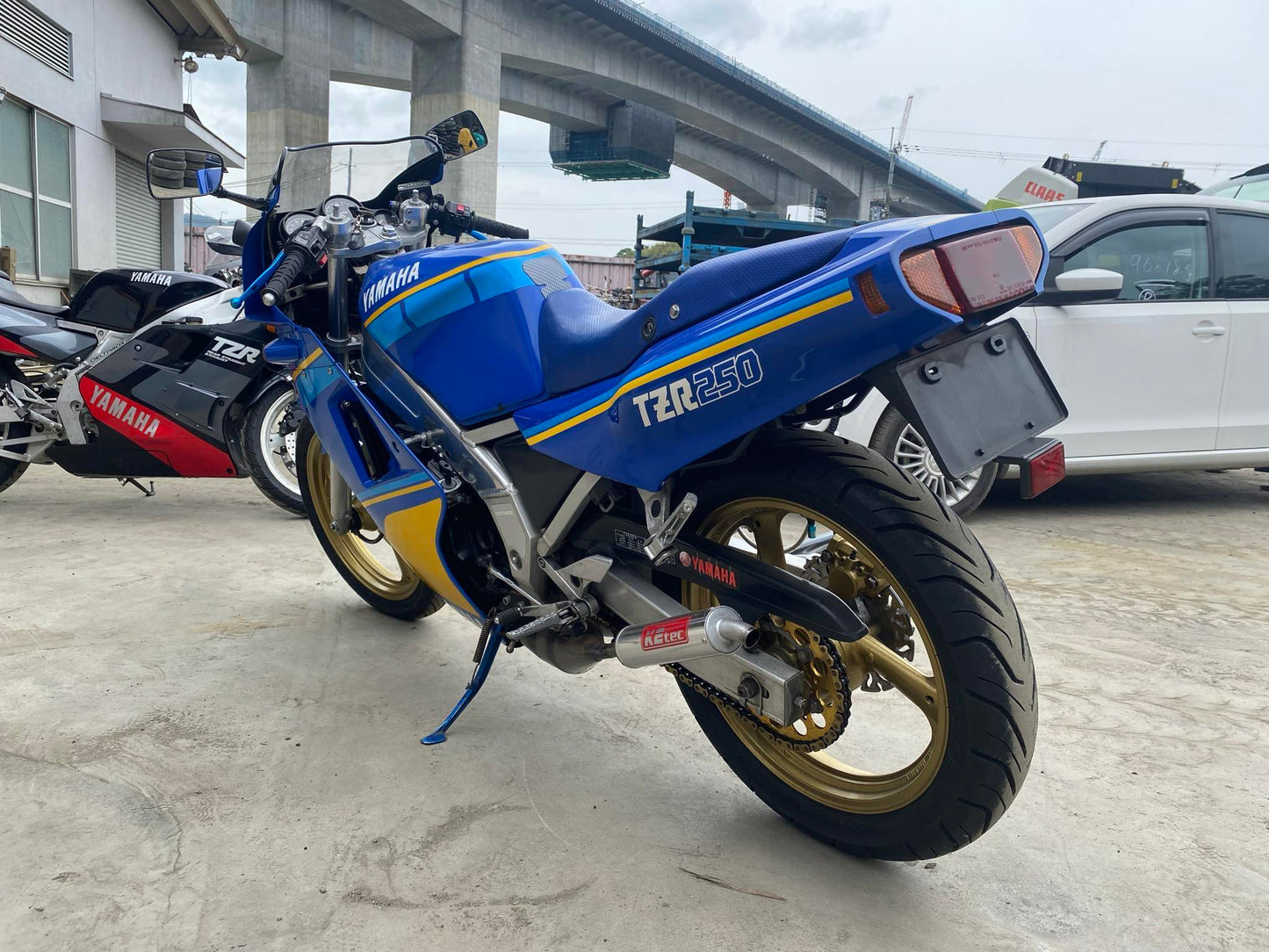 Yamaha TZR250 1KT